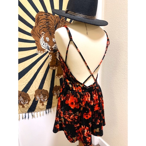 π Beautiful flower velvet romper - Picture 6 of 8